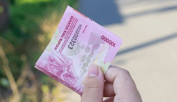 Hukum Menemukan Uang 100 Ribu di Jalan